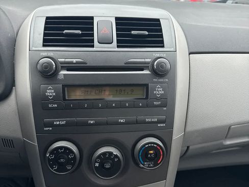 Used 2011 Toyota Corolla LE FWD image 18