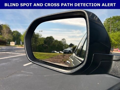 New 2026 Chevrolet Traverse LT image 8