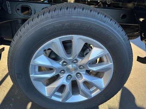 New 2026 Chevrolet Silverado 1500 Custom w/ LPO, Dark Essentials Package AWD/4WD image 31