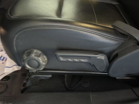 Used 2023 Jeep Wrangler Unlimited Sahara image 25