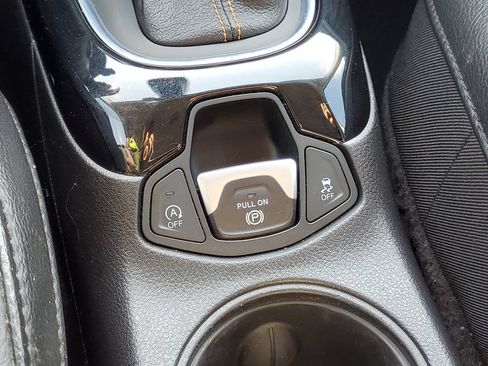 Used 2020 Jeep Compass Limited AWD/4WD image 31