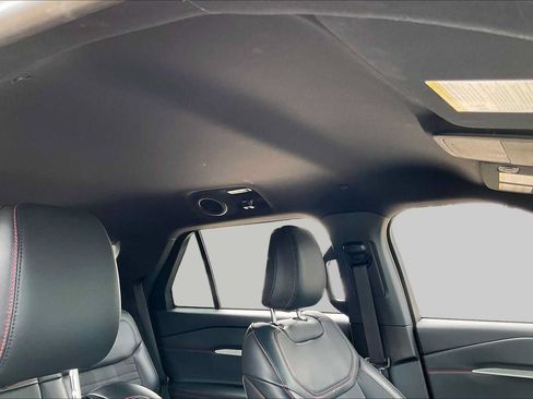 Used 2025 Ford Explorer ST-Line RWD image 14