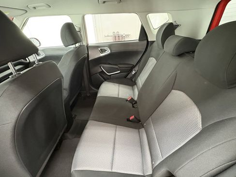 Used 2023 Kia Soul LX image 8