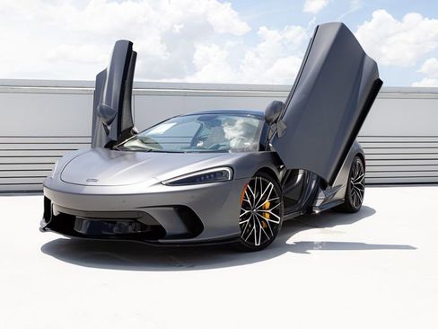 Used 2023 McLaren GT RWD image 15