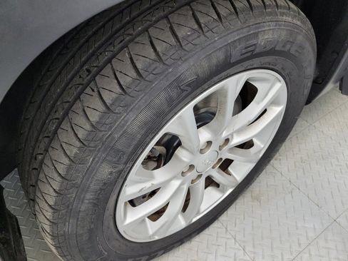 Used 2019 Jeep Cherokee Latitude w/ Popular Appearance Group image 31