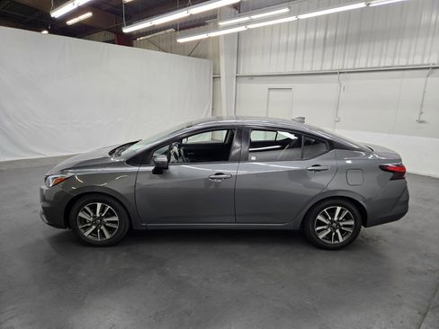 Used 2021 Nissan Versa SV FWD image 2