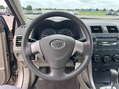 Used 2010 Toyota Corolla LE FWD image 19
