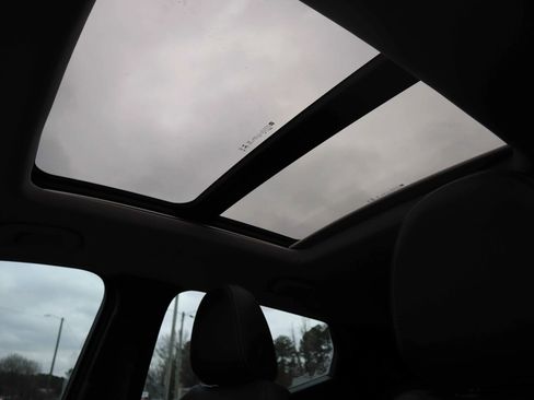 Used 2022 Chevrolet Bolt EUV Premier w/ Sun & Sound Package image 3