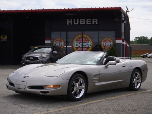 Used 2001 Chevrolet Corvette Convertible w/ Preferred Equipment Group2 RWD image 2