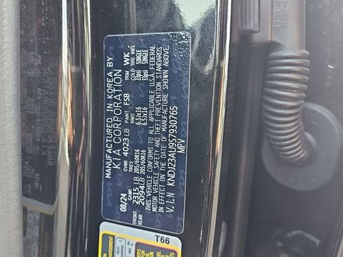 Used 2025 Kia Soul LX w/ LX Technology Package image 30