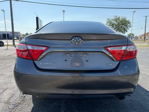 Used 2015 Toyota Camry SE FWD image 6