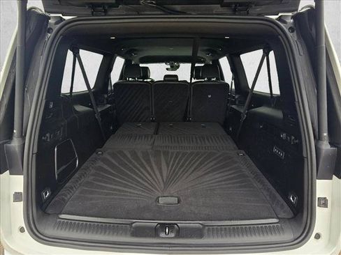 Used 2024 Jeep Wagoneer L Series III w/ Flexible Seating Group AWD/4WD image 6