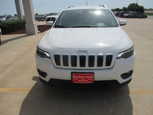 Used 2019 Jeep Cherokee Latitude w/ Popular Appearance Group FWD image 13