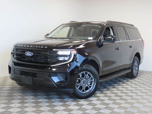 Used 2025 Ford Expedition Max Active AWD/4WD image 1