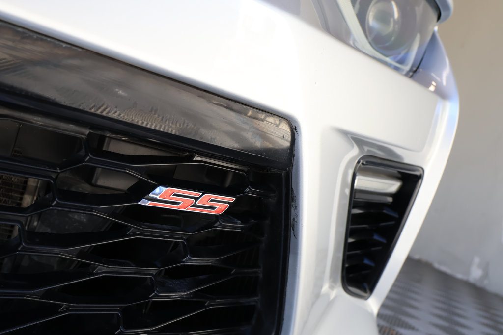 Used 2018 Chevrolet Camaro SS RWD image 7