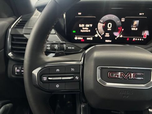 Used 2025 GMC Acadia AT4 w/ Luxury Package AWD/4WD image 17