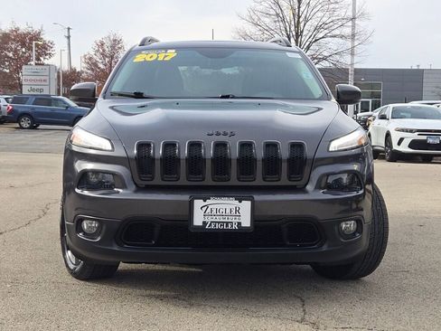 Used 2017 Jeep Cherokee Limited image 4