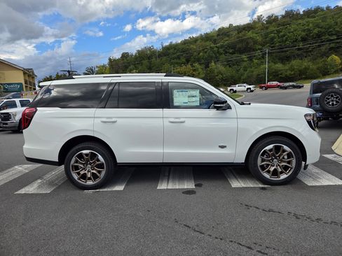 New 2025 Ford Expedition King Ranch image 4