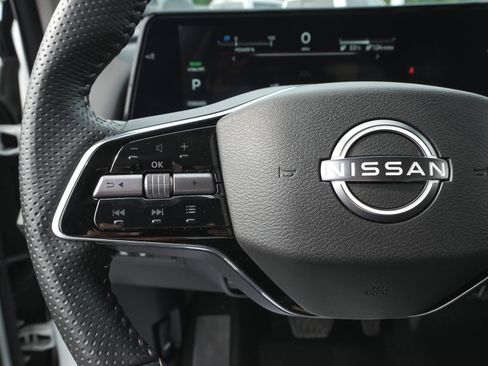 Used 2024 Nissan Ariya AWD image 18