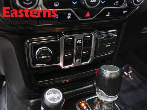 Used 2023 Jeep Wrangler Unlimited w/ Convenience Group AWD/4WD image 21