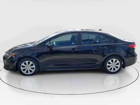 Certified 2025 Toyota Corolla LE FWD image 4