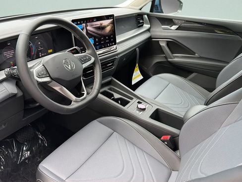 New 2026 Volkswagen Tiguan SE AWD/4WD image 33