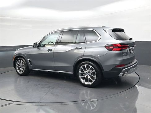 New 2026 BMW X5 xDrive50e image 6