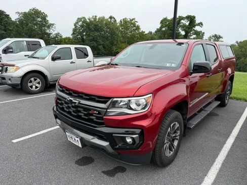 Used 2021 Chevrolet Colorado Z71 AWD/4WD image 2