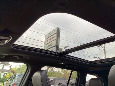 New 2025 Jeep Grand Cherokee Limited w/ Black Appearance Package image 27