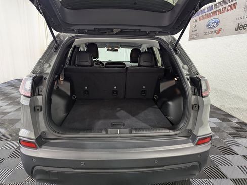 Used 2020 Jeep Cherokee Latitude Plus w/ Cold Weather Group image 9