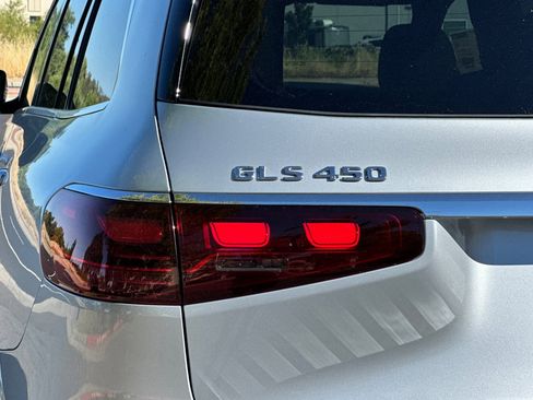 Used 2024 Mercedes-Benz GLS 450 4MATIC image 35