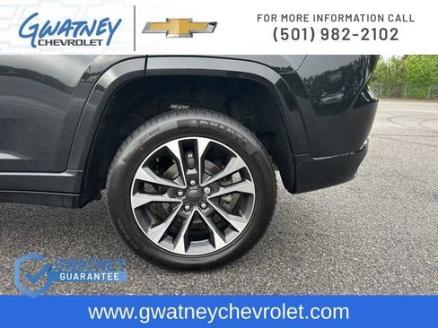 Used 2023 Jeep Grand Cherokee Overland w/ Luxury Tech Group IV AWD/4WD image 10