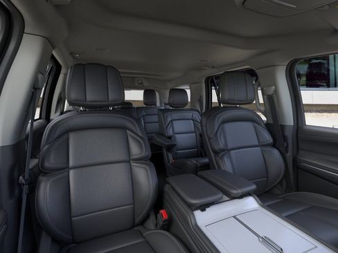 New 2026 Lincoln Navigator Premiere AWD/4WD image 29