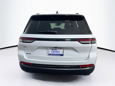 Used 2023 Jeep Grand Cherokee Altitude image 6