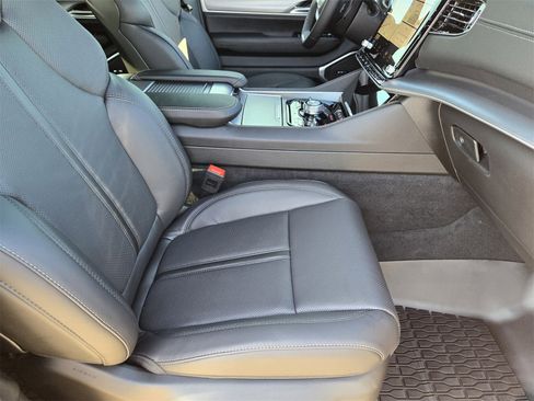 New 2025 Jeep Wagoneer Series II image 12