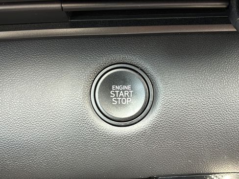 Used 2025 Hyundai Elantra Sport FWD image 26