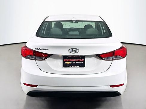 Used 2014 Hyundai Elantra SE image 7