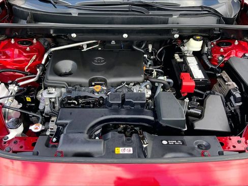 Used 2022 Toyota RAV4 LE FWD image 31