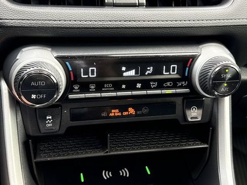 Used 2025 Toyota RAV4 XLE w/ Convenience Package FWD image 20