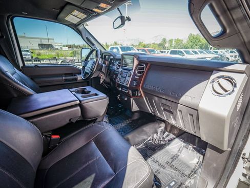 Used 2015 Ford F250 Lariat w/ Lariat Interior Package AWD/4WD image 22