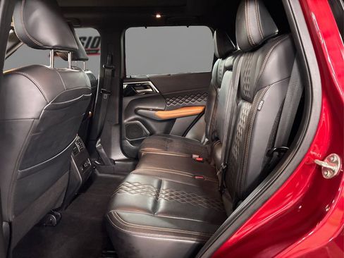 Used 2023 Mitsubishi Outlander SEL image 10