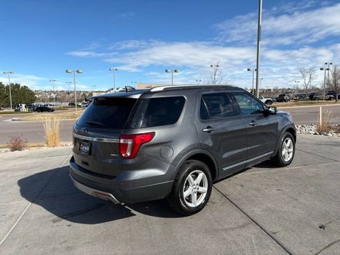 Used 2017 Ford Explorer XLT w/ Equipment Group 202A image 8