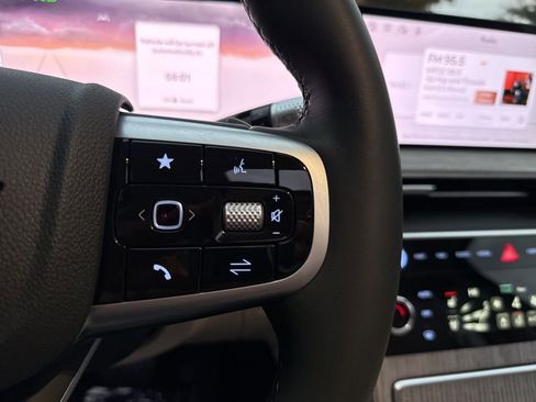 Used 2025 Genesis GV80 3.5T Advanced image 17