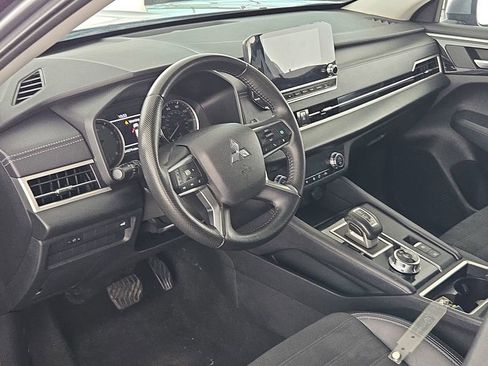 Used 2024 Mitsubishi Outlander SE FWD image 16