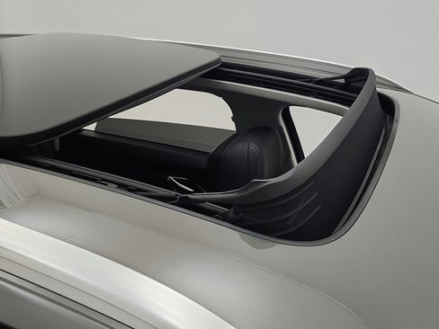 Used 2024 Audi Q8 e-tron Premium Plus w/ Premium Plus Package image 17