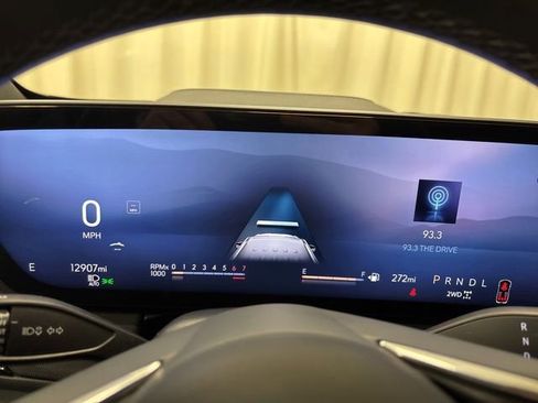 Used 2025 Buick Enclave Preferred image 28