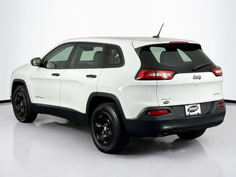 Used 2016 Jeep Cherokee Sport w/ Cold Weather Group AWD/4WD image 9