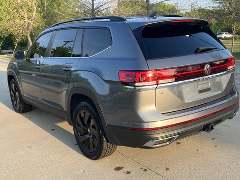 Certified 2024 Volkswagen Atlas SE w/ Panoramic Sunroof Package image 8