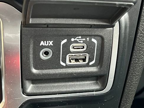 Used 2024 Jeep Wrangler Willys image 29