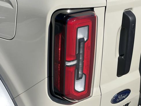 New 2025 Ford Bronco Badlands image 7